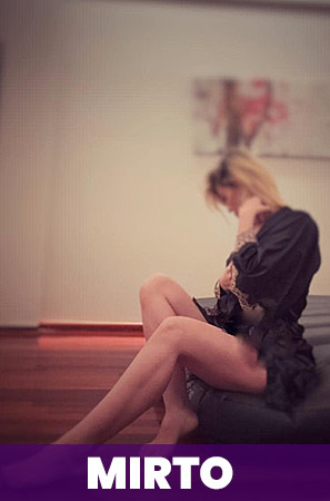 Η Μυρτώ είναι μια έμπειρη μασέζ που αγαπά τη δουλειά της, και είναι από τις καλύτερες στο μασάζ Nuru στην Αθήνα.